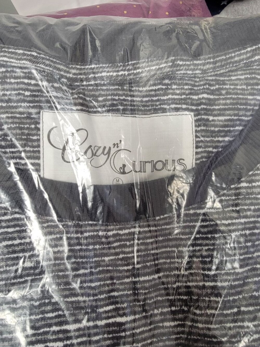 CozynCurious Charcoal Striped Lounge Set Large - Comfortable & Stylish - Picture 2 of 3